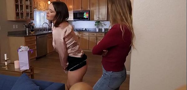  Lesbian girlfriends kiss and pussy lick